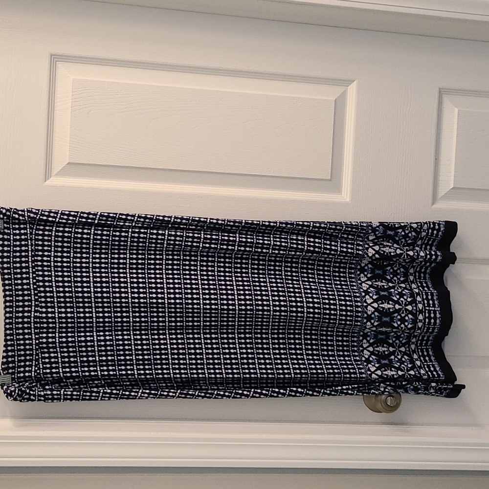 Maxi skirt/navy & white